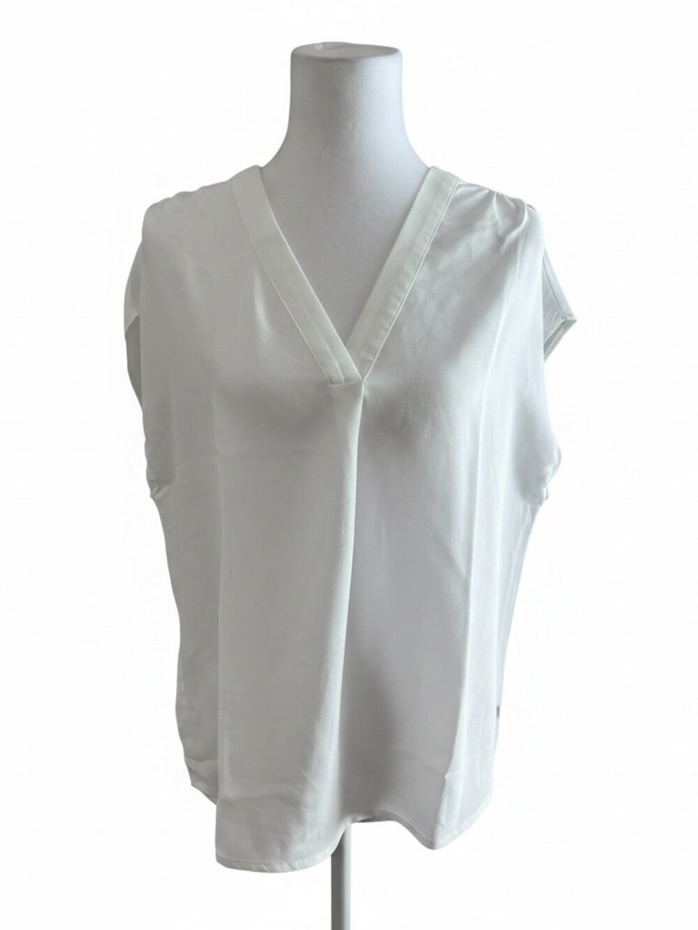 Banana Republic White V-Neck Pleated Front Blouse - Size Small